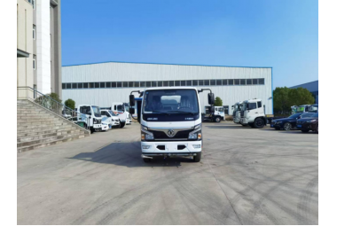 Dongfeng 5000L  water truck(EURO VI)